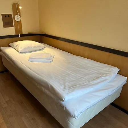 Casual Housing * Kemi