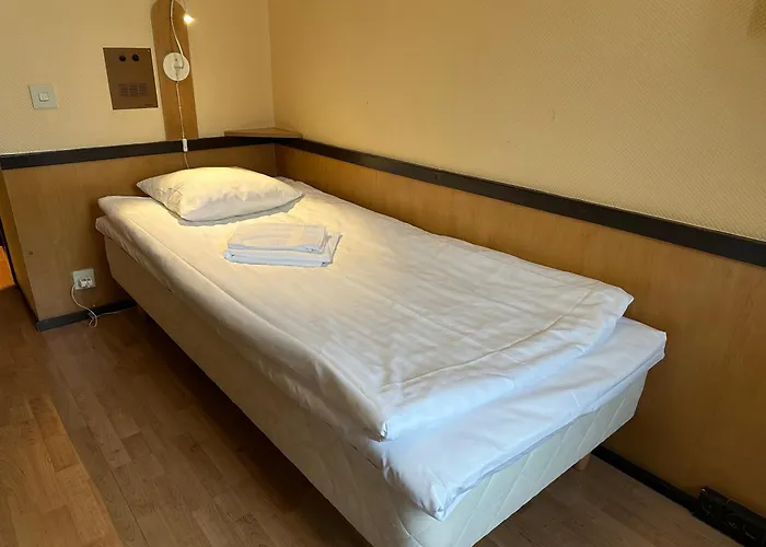 Casual Housing * Kemi